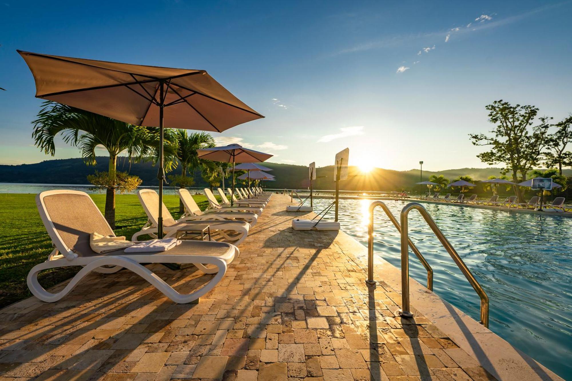 Bella Terra Laguna Azul & 5*